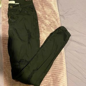 DISTRESSED HIGH WAISTED JEANS